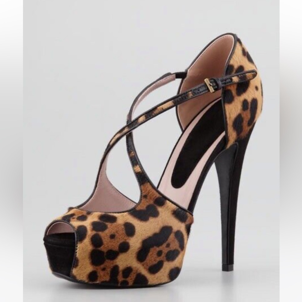 Gucci Leopard Print Calf Hair Pumps Heels Size 8 Womens